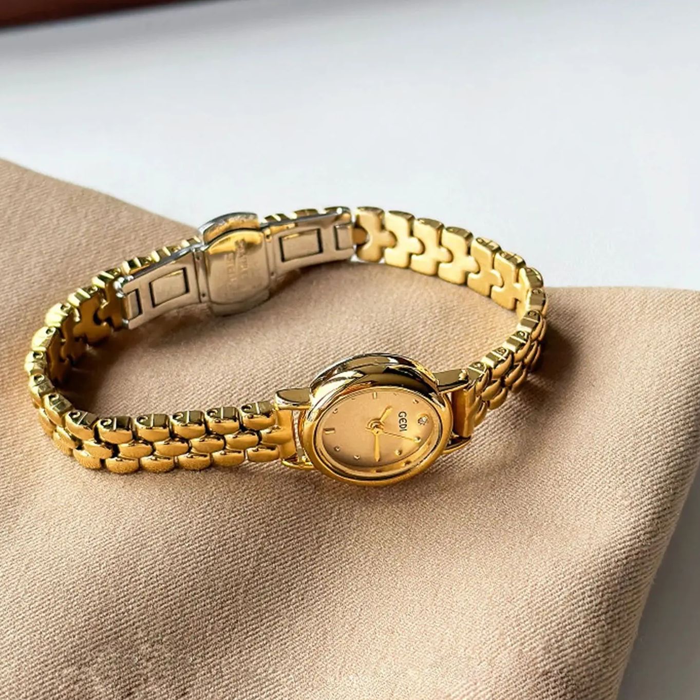 Jam Tangan Wanita Merek Mewah  - Luxury Watch On Sale ulasan dan harga