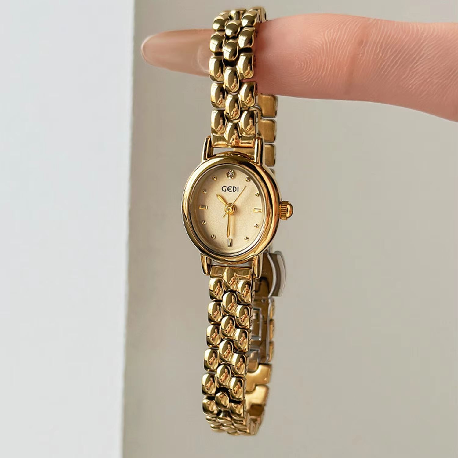 Jam Tangan Wanita Merek Mewah  - Luxury Watch On Sale ulasan dan harga